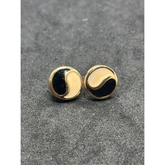 Stunning Vintage RARE Gold Tone 80s Yin Yang Signet Stud Earrings by Avon some w - Picture 2 of 5